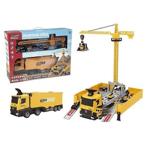 Auto ciężarowe z rozkładaną naczepą