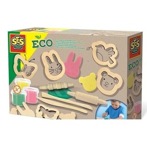 Ciasto masa +drewniana akcesoria