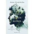 Czy kiedyś wyjdzie słońce. Duże Litery