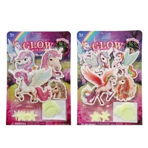 Dekoracje ścienne świecące w ciemności mix