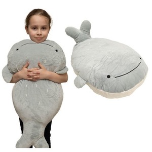 Duży pluszowy wieloryb