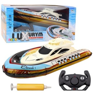 Jacht RC ze światłem led