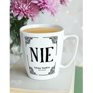 Kubek Cytując Hamleta: Nie