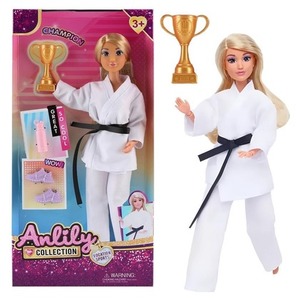 Lalka dziewczyna judo