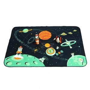 Mata z drewnianymi elementami Przygoda w Kosmosie