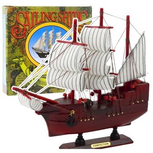 Model kolekcjonerski Statek Żaglowiec czerwony