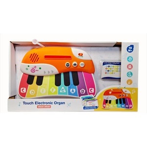 Pianino z kartami do grania