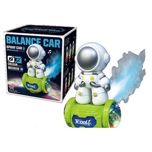 Robot astronauta z pojazdem kosmicznym